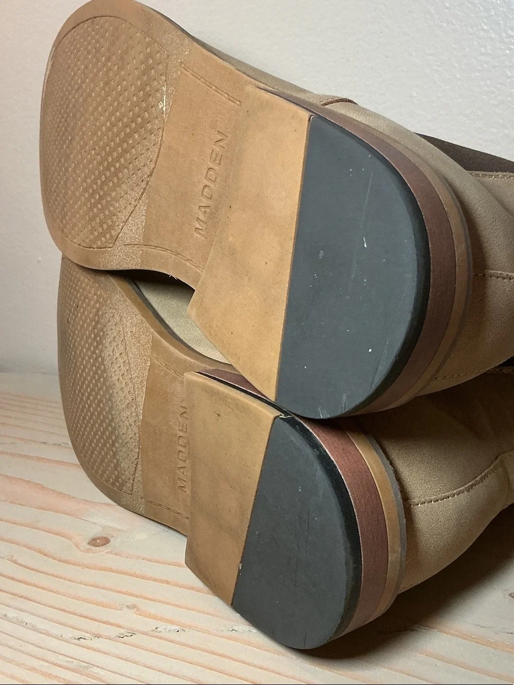 Steve Madden Men’s Tan Suede Chukka Chelsea Boots
